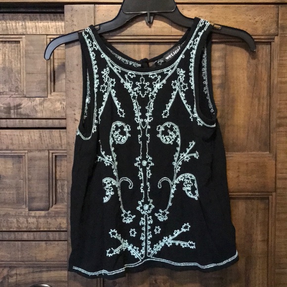 Bohemian Open Back Top - Picture 2 of 3